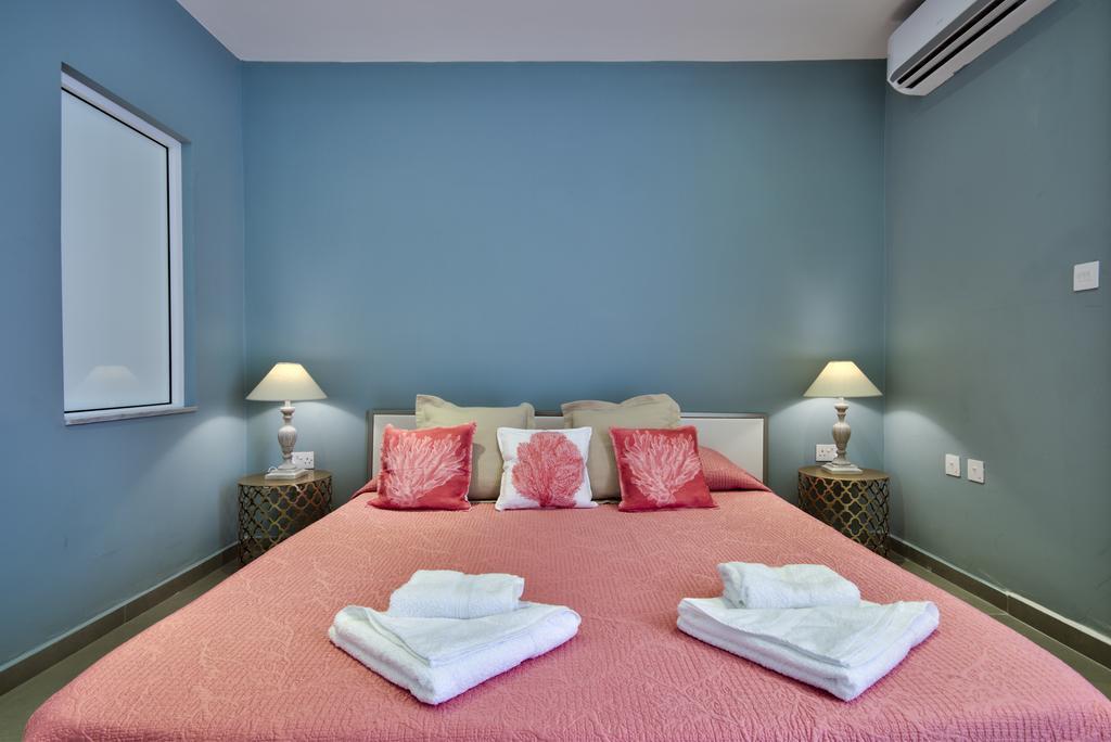 Amazing 4-Bedroom Sliema Town House With Jacuzzi Екстериор снимка