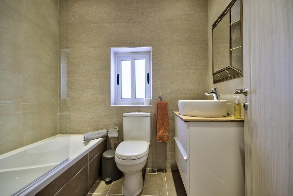 Amazing 4-Bedroom Sliema Town House With Jacuzzi Екстериор снимка