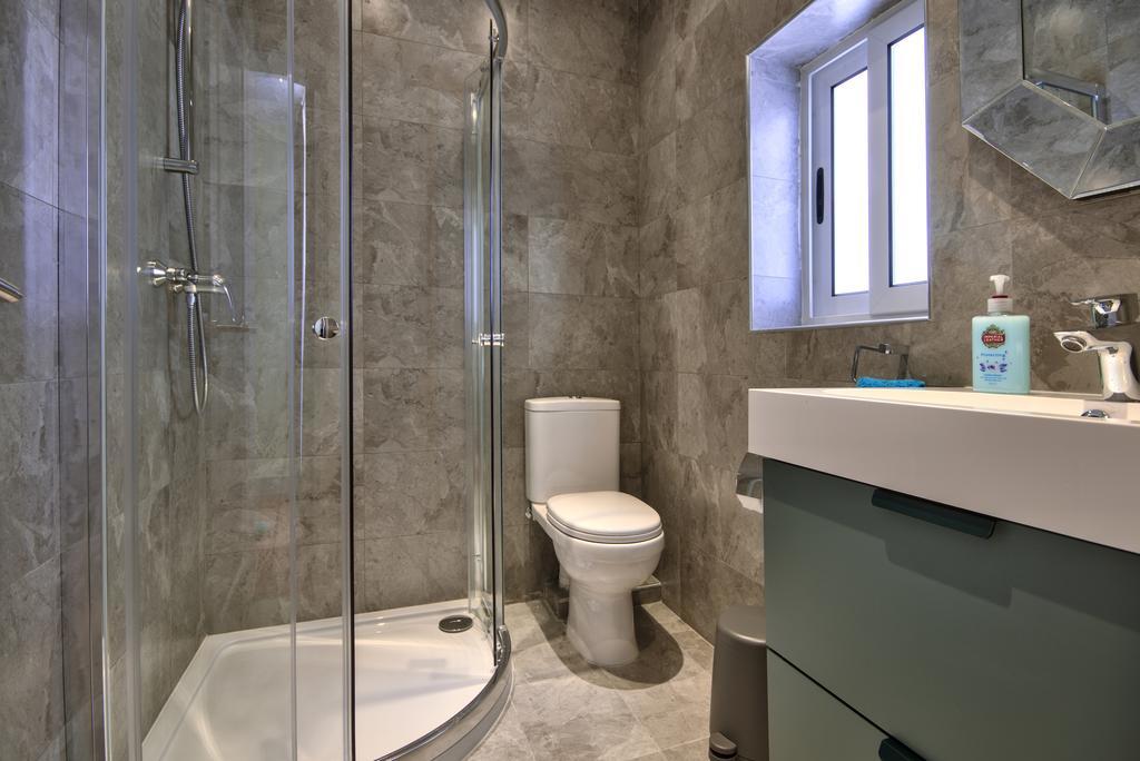 Amazing 4-Bedroom Sliema Town House With Jacuzzi Екстериор снимка